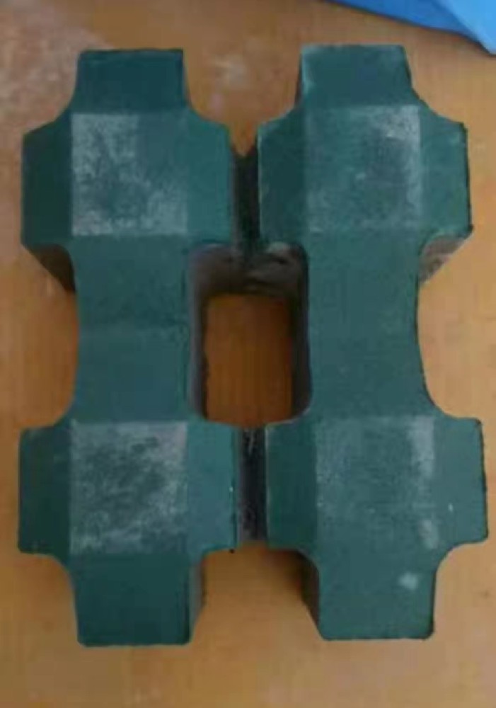 草坪磚內(nèi)的草坪如何養(yǎng)護？